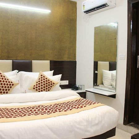 Hotel Snow White Inn Nueva Delhi Exterior foto